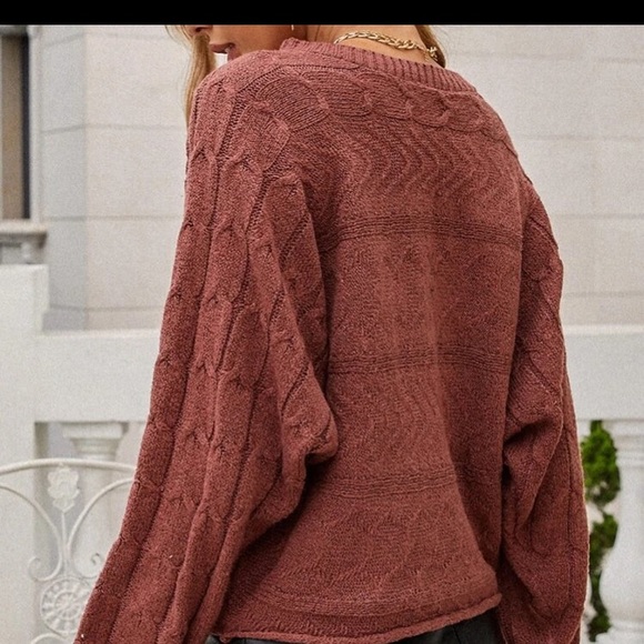 Redwood Batwing Sleeve Sweater in M - Picture 2 of 4